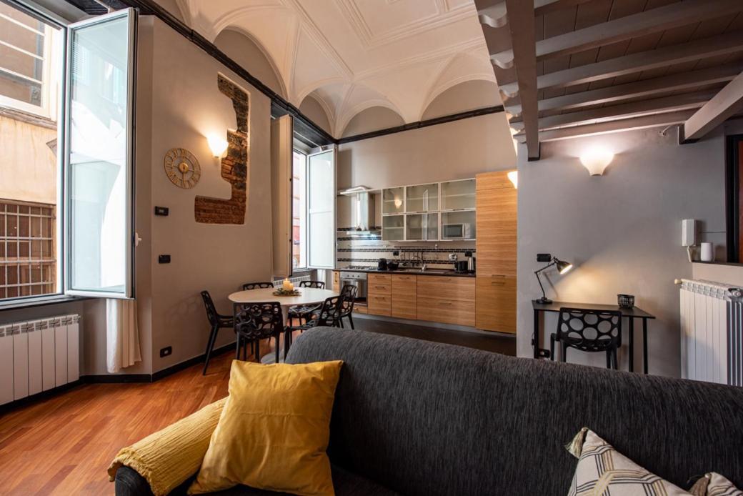 Elegant Two-level With In-room Tub Appartamento Genova